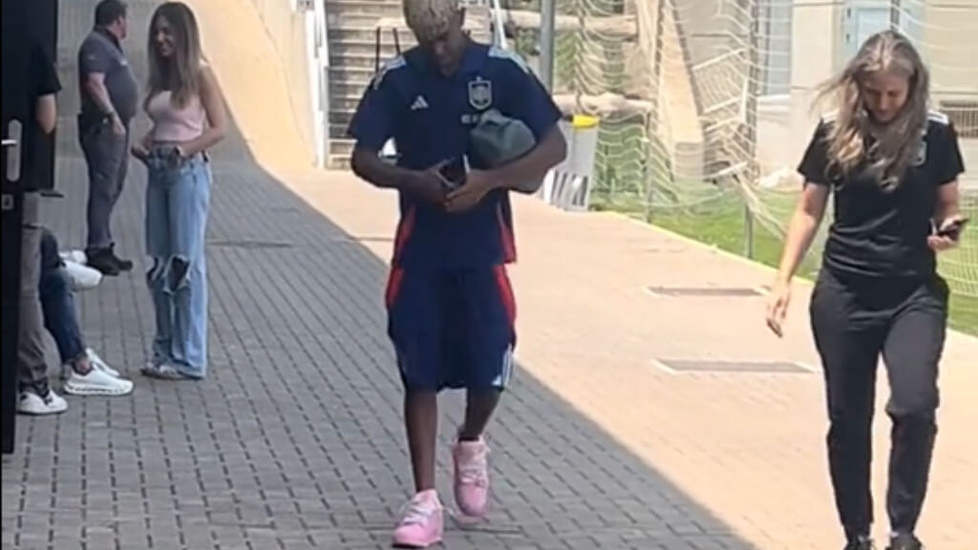 fotojet___2025_06_03t091433183jpg_001.jpg fotojet___2025_06_03t091433183jpg_001.jpg