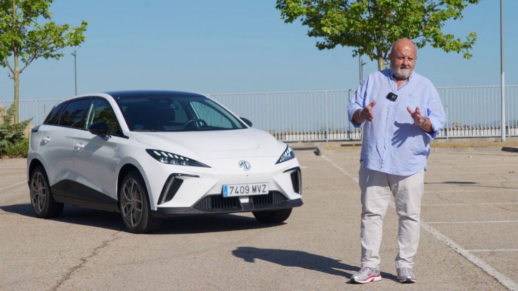 Gonzalo Serrano descubre el MG4, un coche "agradable y con carácter"