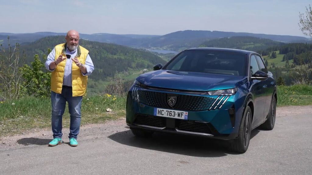 Gonzalo Serrano prueba el nuevo Peugeot E-3008 Dual Motor, con 325CV "de pura chispa"