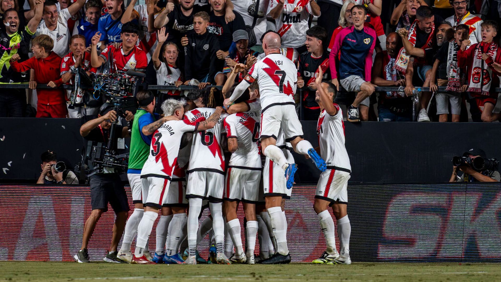 fotojet___2025_09_29t095443675jpg_001.jpg fotojet___2025_09_29t095443675jpg_001.jpg