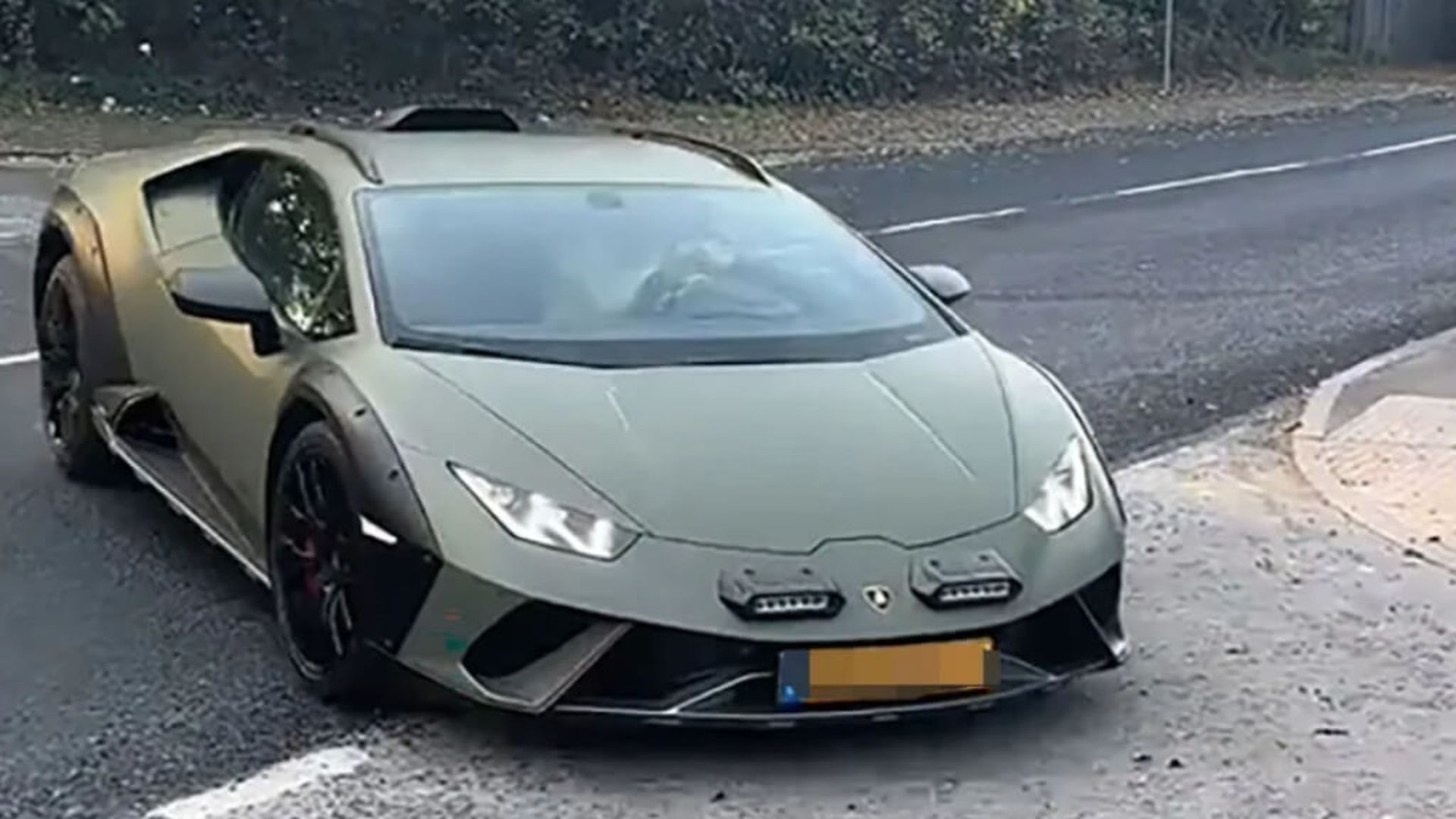 fotojet___2025_10_21t104456961jpg_001.jpg fotojet___2025_10_21t104456961jpg_001.jpg