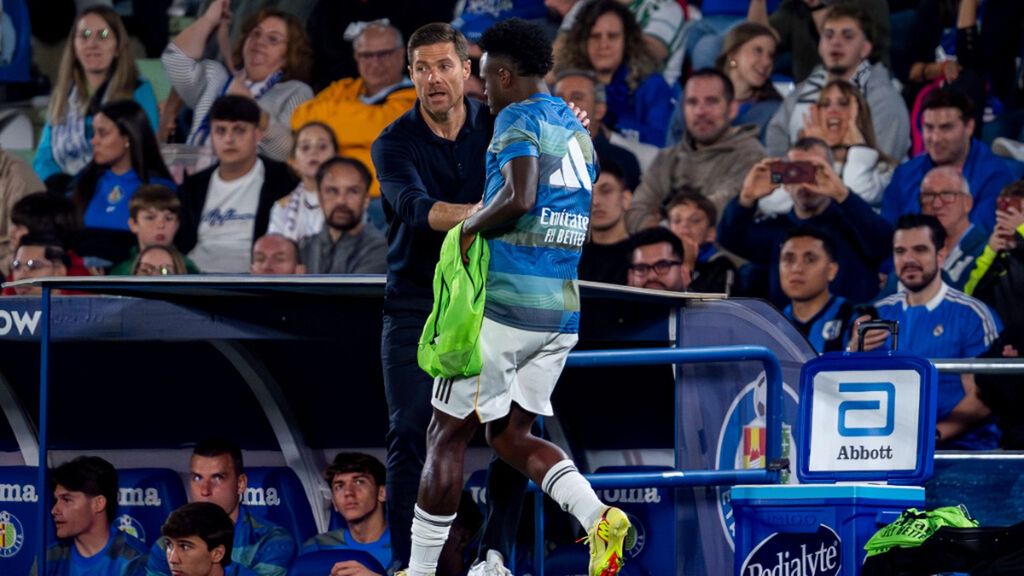 Xabi Alonso explica las causas del cambio en Vinicius: "Su día a día es muy bueno"