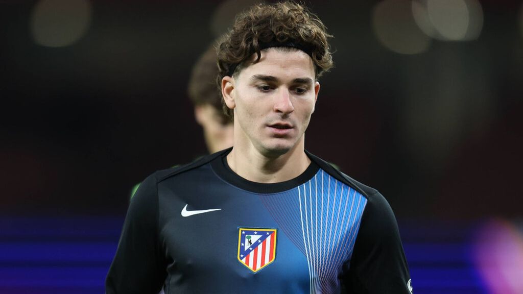 El entorno de Julián Álvarez desmiente el interés del FC Barcelona, que irá a por Vlahovic en verano