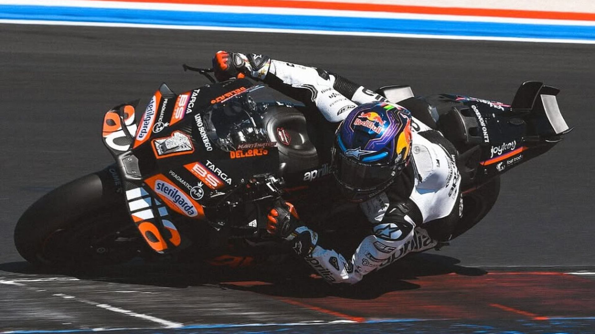 fotojet_23jpg_001.jpg fotojet_23jpg_001.jpg