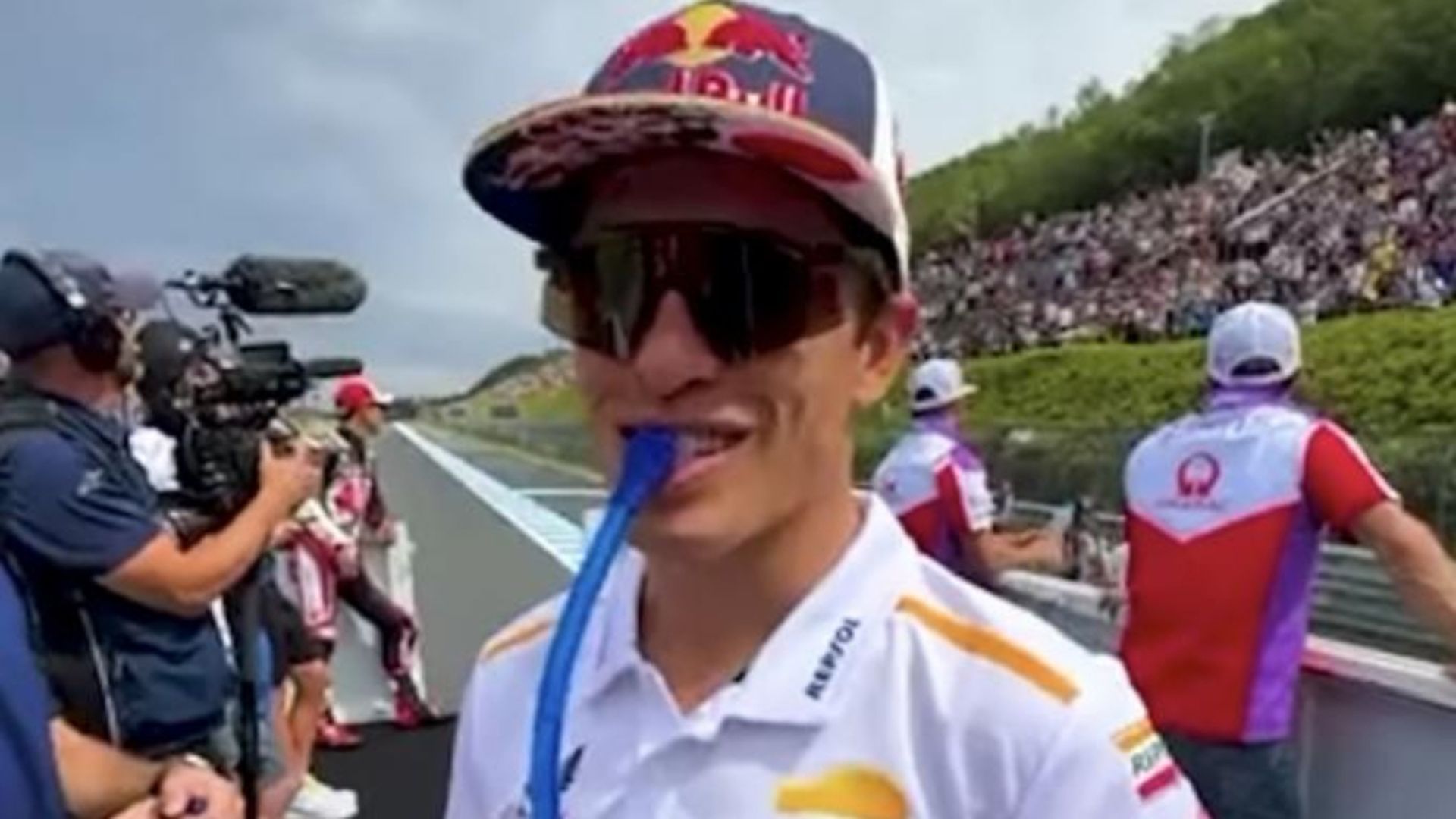 fotojet_55.jpg fotojet_55.jpg