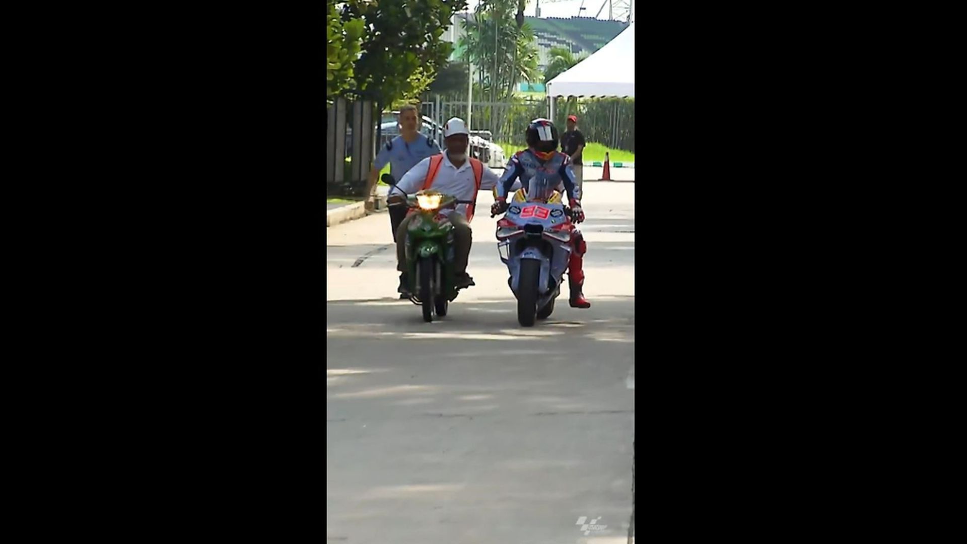 fotojet_86_1.jpg fotojet_86_1.jpg