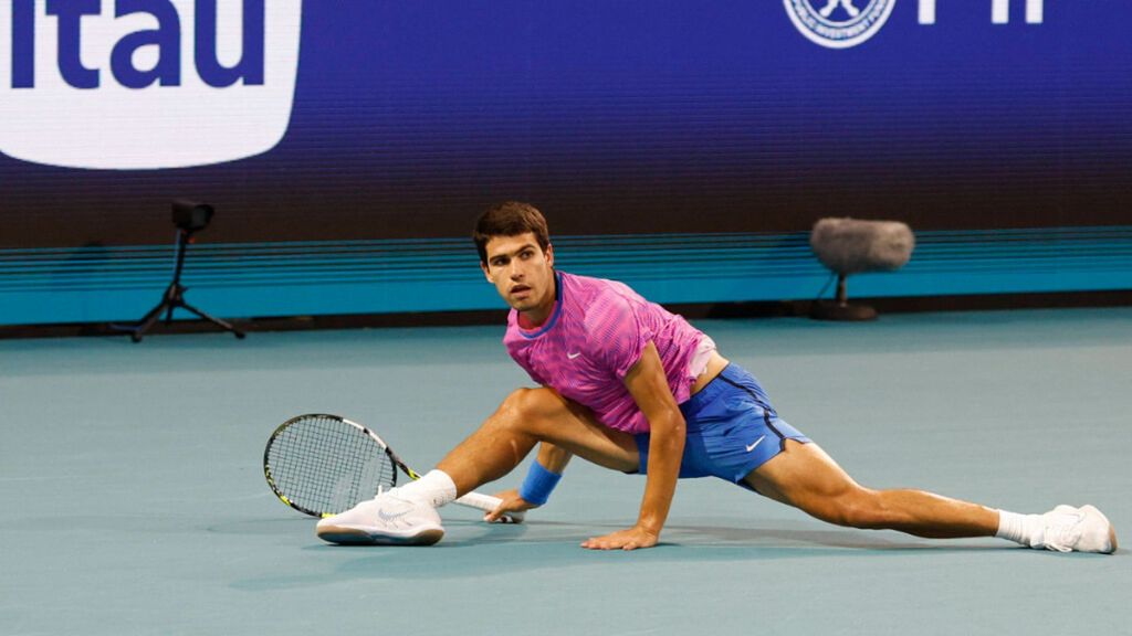 Carlos Alcaraz se impone a Lorenzo Musetti y se coloca en cuartos del Masters Miami