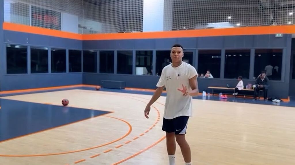 Kylian Mbappé se pasa al baloncesto y demuestra su nivel a lo Stephen Curry