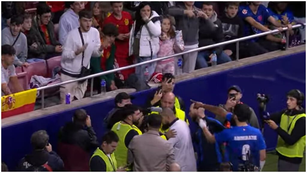 Un gesto racista de un aficionado en El Partidazo de Youtubers 5 detiene el encuentro