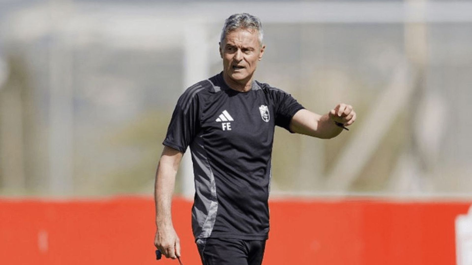 fran_escriba_en_un_entrenamiento_del_granada_foto_gcf.png fran_escriba_en_un_entrenamiento_del_granada_foto_gcf.png