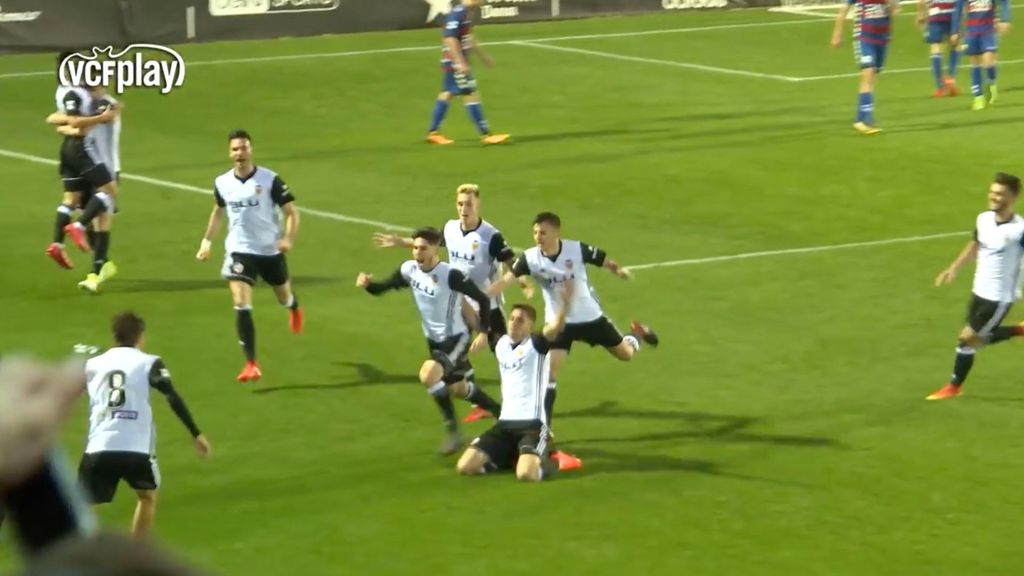 El gol de Fran Navarro con el Valencia Mestalla
