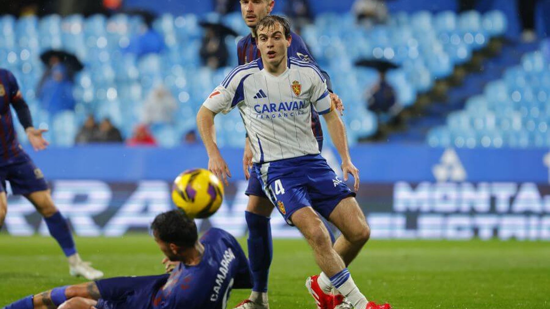 francho_serrano_durante_el_real_zaragoza_eldense_foto_laliga_001.jpeg francho_serrano_durante_el_real_zaragoza_eldense_foto_laliga_001.jpeg