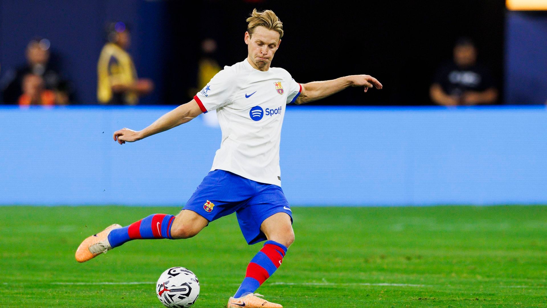 frenkie_de_jong_en_un_partido_de_pretemporada_con_el_barca_foto_cordon_press_001.jpg frenkie_de_jong_en_un_partido_de_pretemporada_con_el_barca_foto_cordon_press_001.jpg