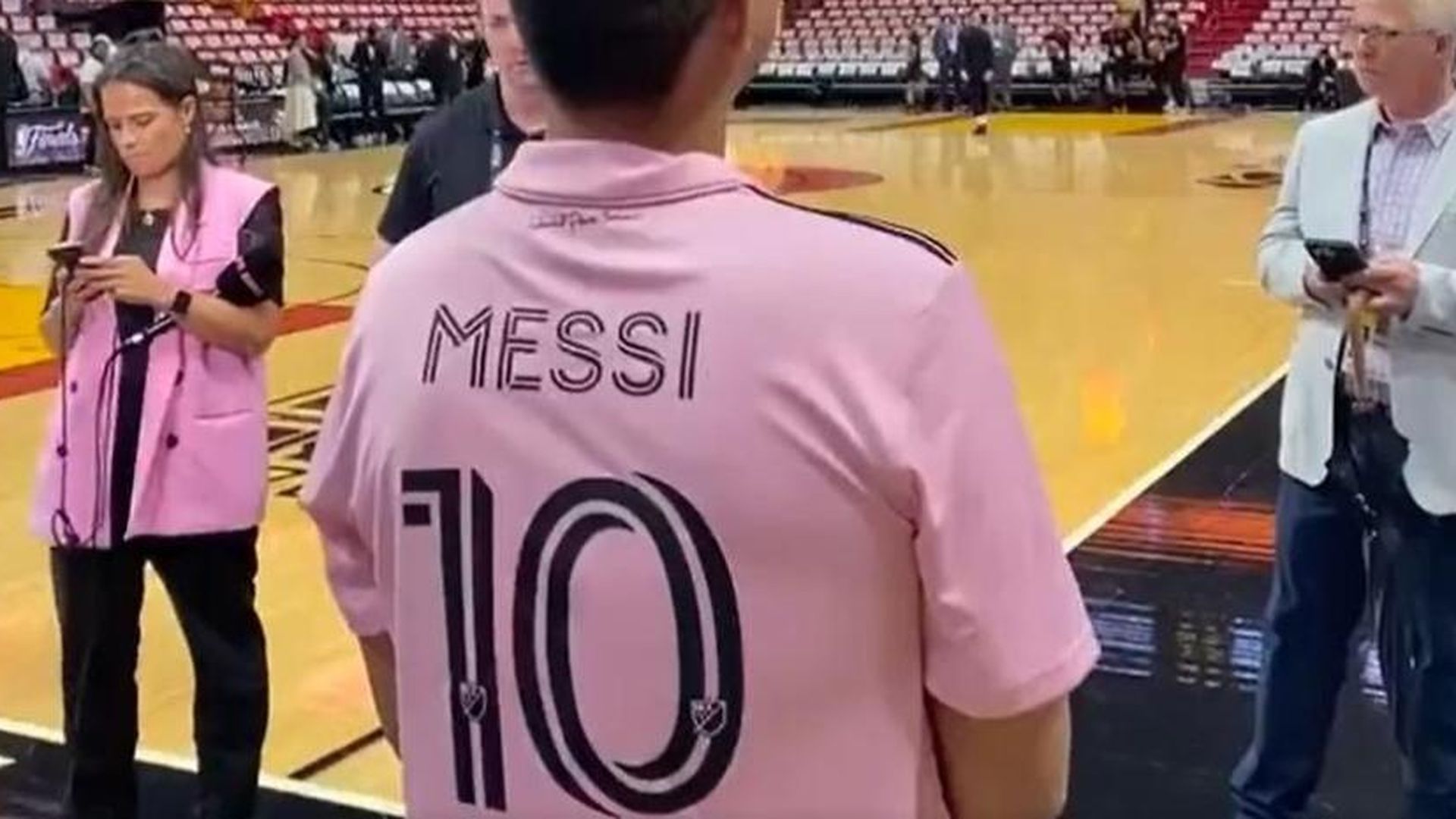 fyeesbfwyaex3ro.jpg fyeesbfwyaex3ro.jpg