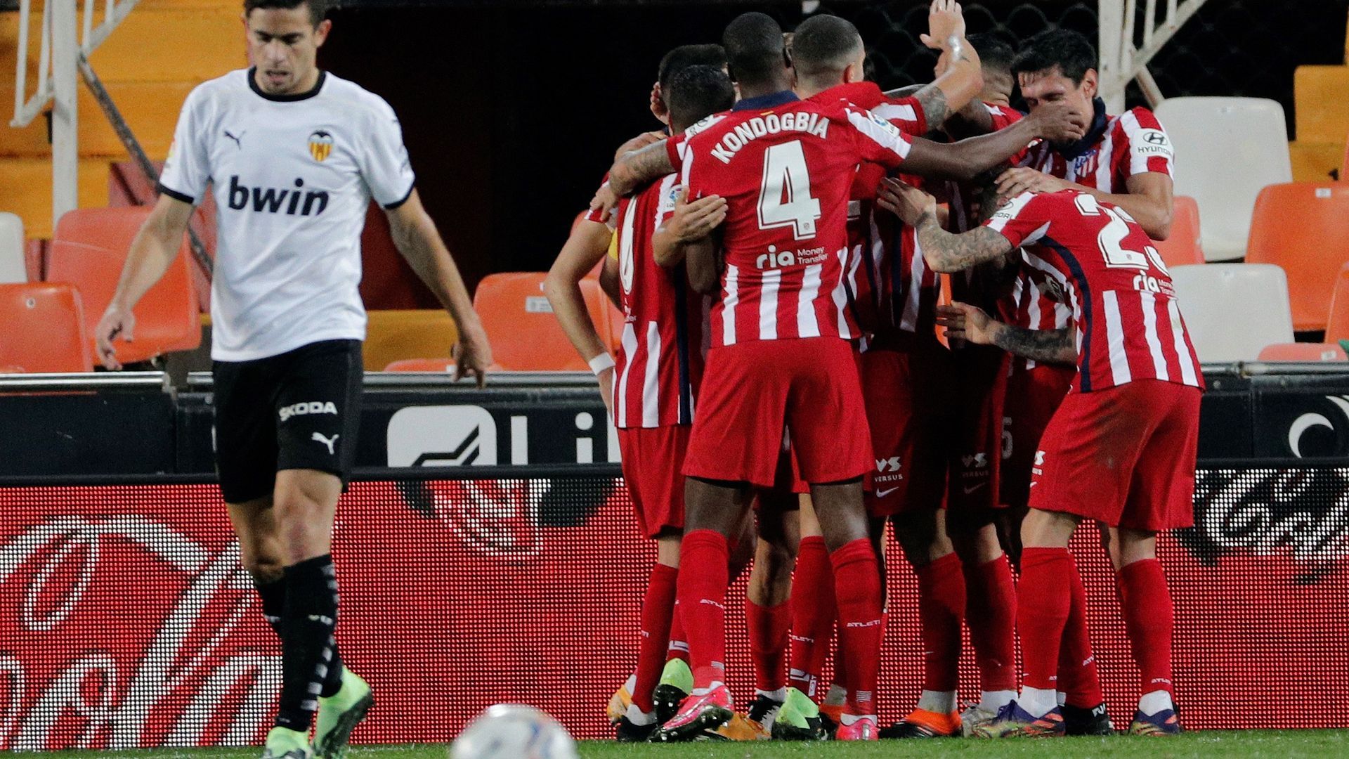 gabriel_en_el_valencia_atletico_foto_efe.jpg