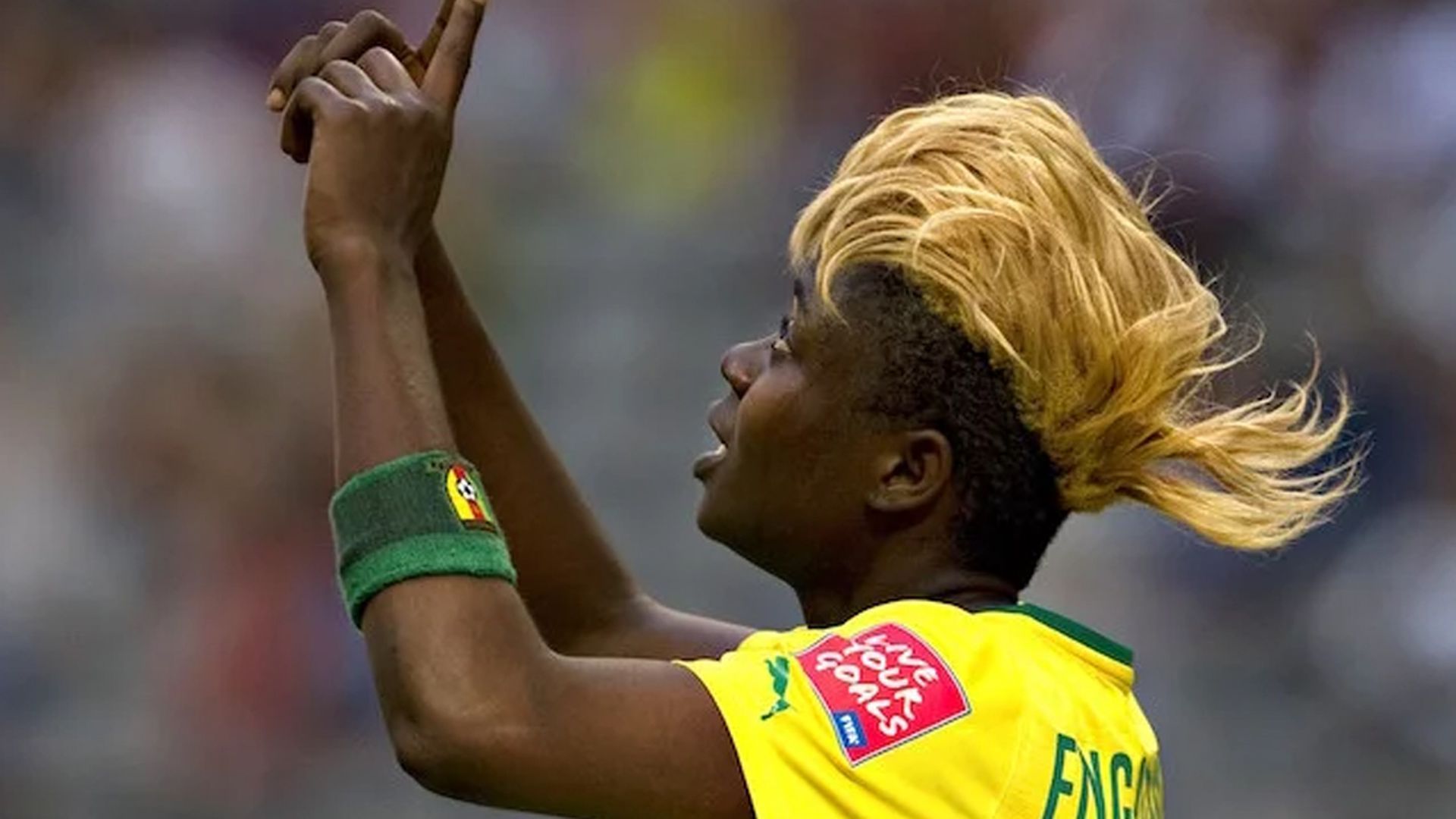 gaelle_deborah_enganamouit.jpg gaelle_deborah_enganamouit.jpg