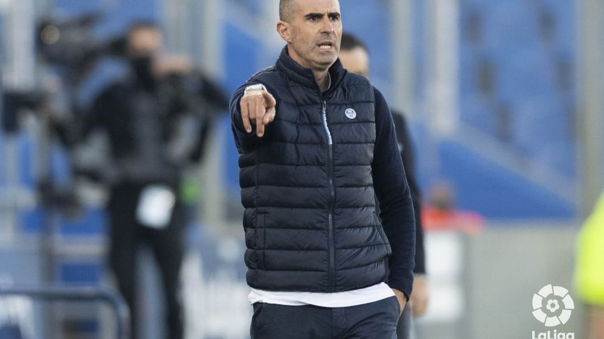 garitano_da_instrucciones_a_sus_jugadores_durante_el_duelo_ante_el_getafe_001.jpeg garitano_da_instrucciones_a_sus_jugadores_durante_el_duelo_ante_el_getafe_001.jpeg