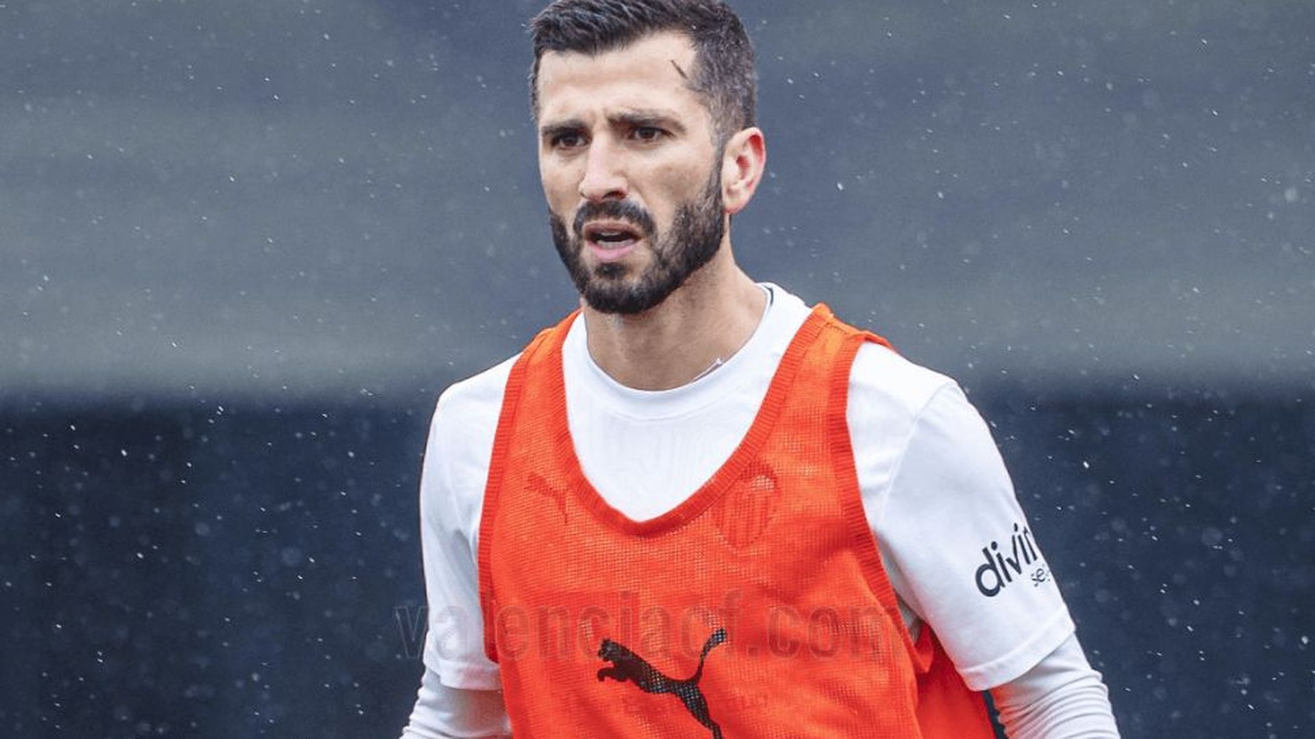 gaya_entrena_bajo_la_lluvia_004.png gaya_entrena_bajo_la_lluvia_004.png