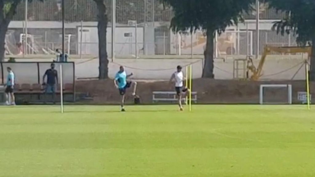Gayà entrena al margen y apura sus opciones de estar el domingo en El Sadar