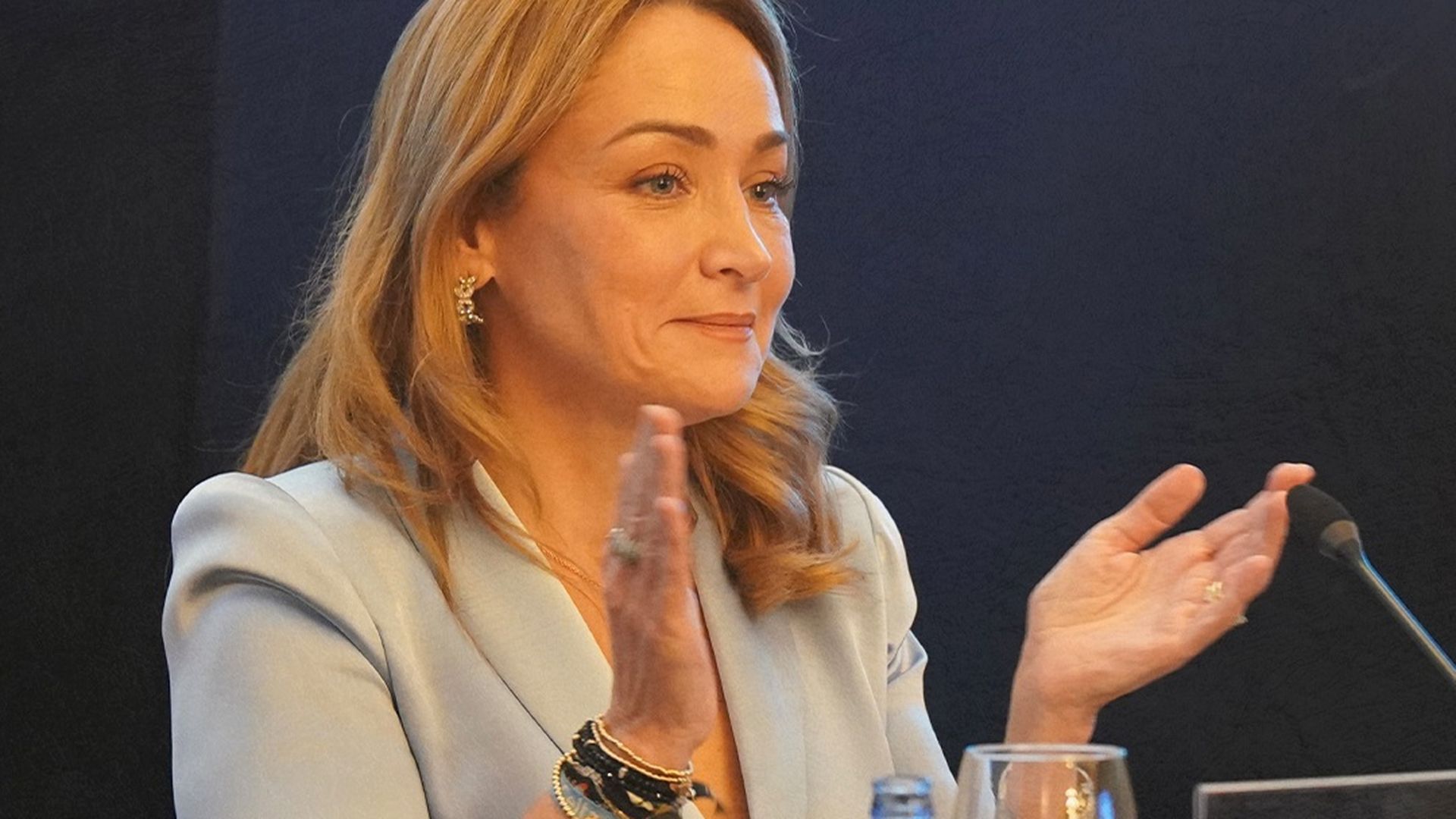 gblos6dwcaau9mzjpg.jpg gblos6dwcaau9mzjpg.jpg