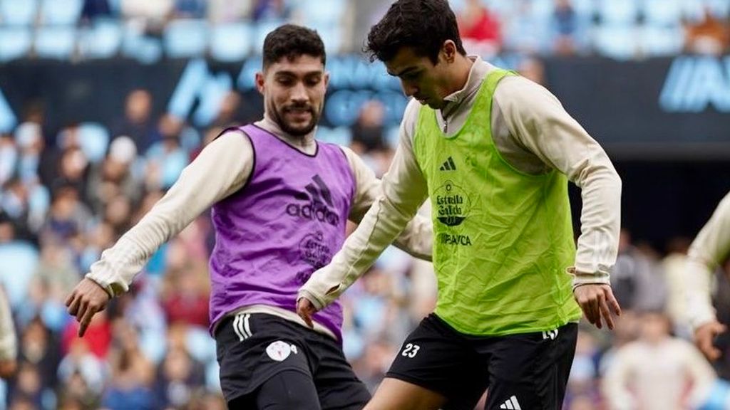 El Celta se entrena en Balaídos delante de la afición