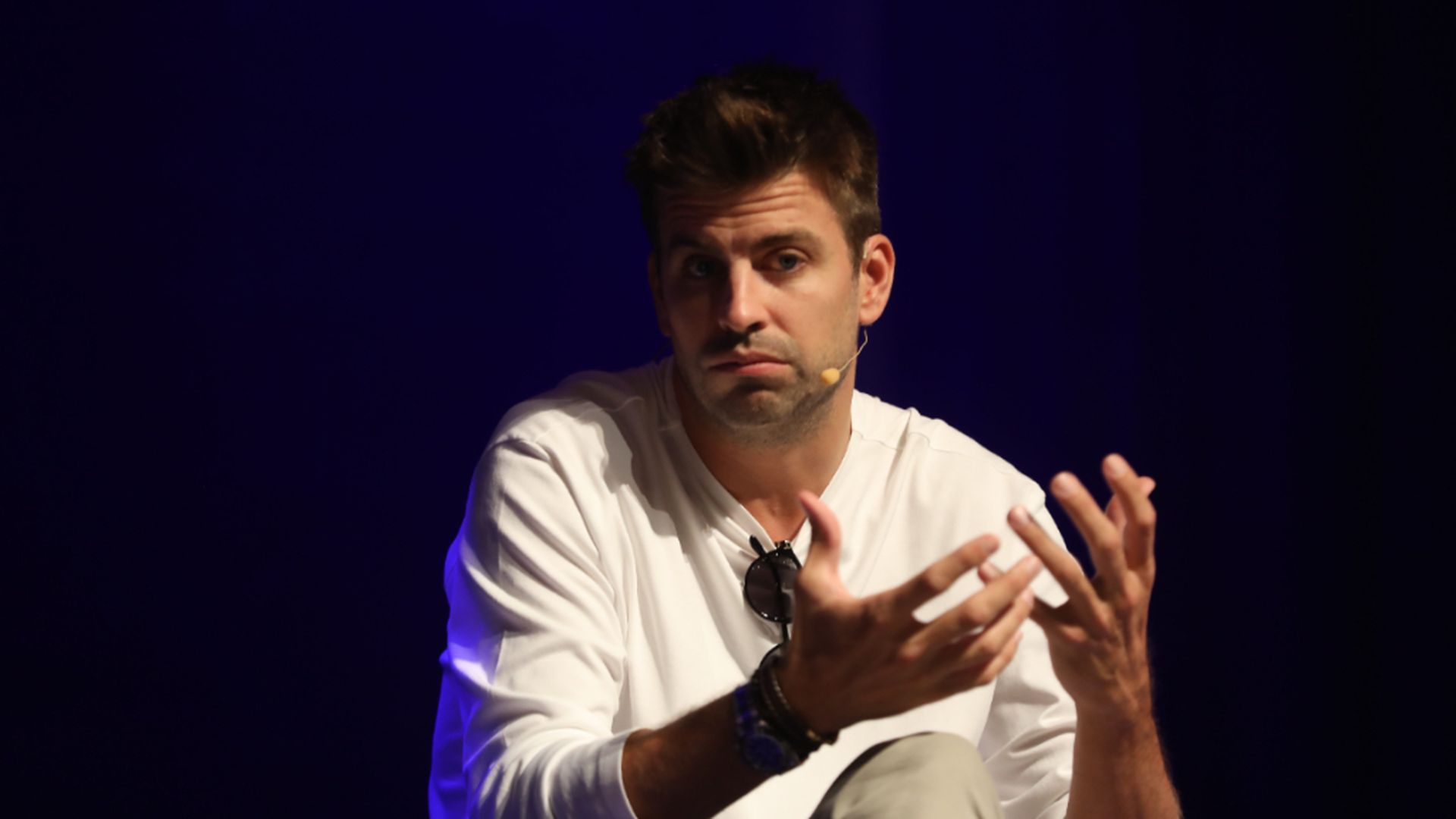 gerard_pique_cordon_press_002.jpg gerard_pique_cordon_press_002.jpg