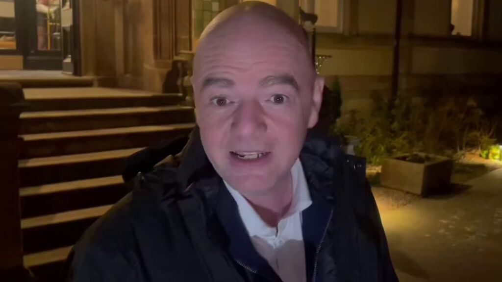 Gianni Infantino confirma que no habrá tarjeta azul en el fútbol: "La FIFA se opone"