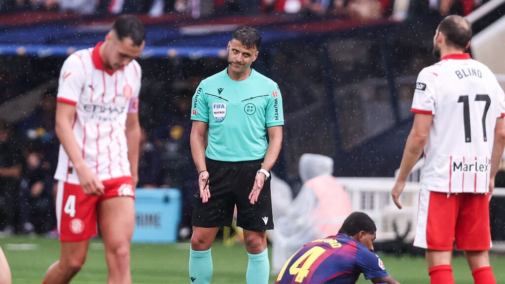 Estrada Fernández aclara las polémicas del Barça - Girona y atiza a Gil Manzano: "Su carrera hace tiempo ha terminado"