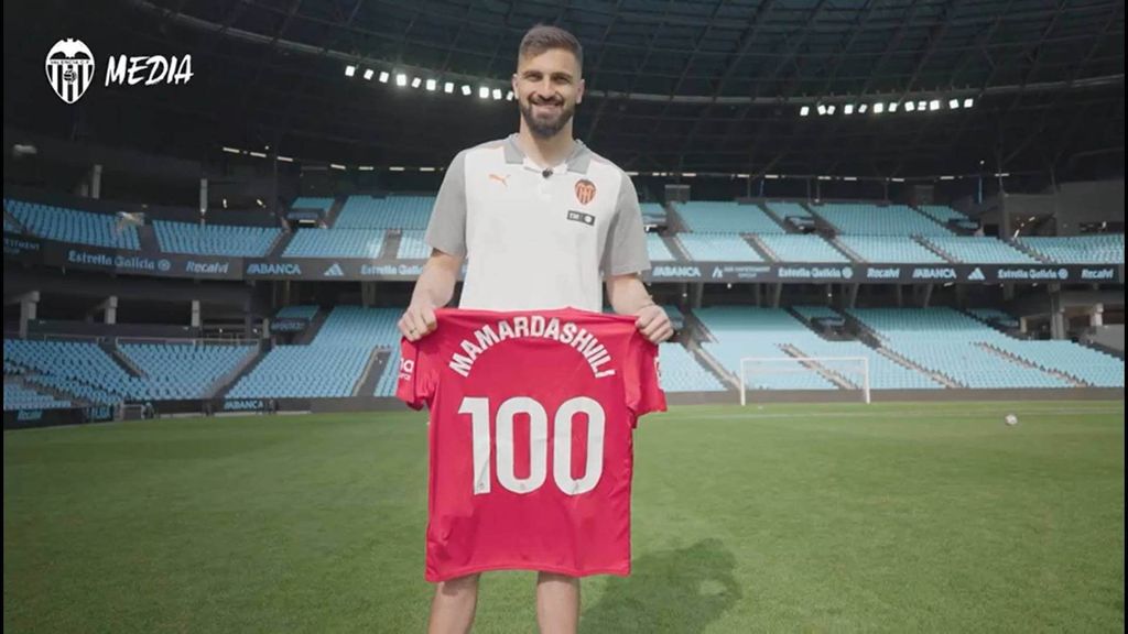 Giorgi Mamardashvili habla tras su partido número 100 con el Valencia CF