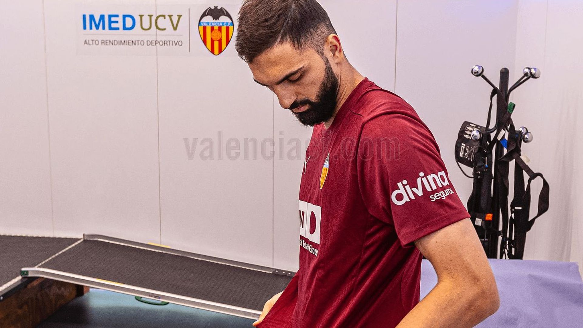 giorgi_mamardashvili_pasa_las_pruebas_medicas_foto_valencia_cf.png