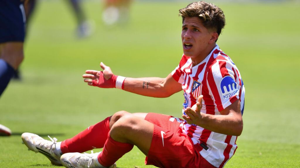 Mr. Asubio, sobre la jugada de Giuliano y Nuno Mendes: “Para mí, tiro libre directo y roja”