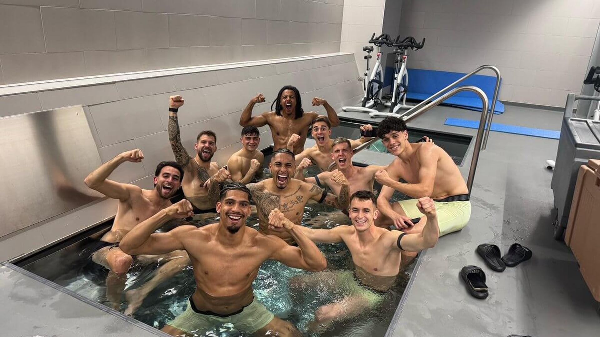 gmmkr17xyaakrkkpng_001.png gmmkr17xyaakrkkpng_001.png