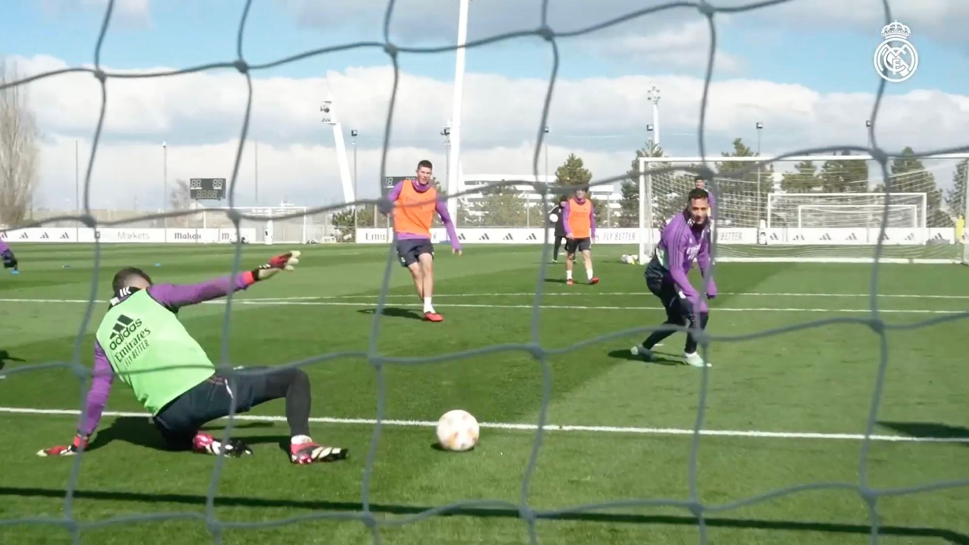 gol_de_elyaz_zidane_en_el_entrenamiento_del_real_madrid_001.png