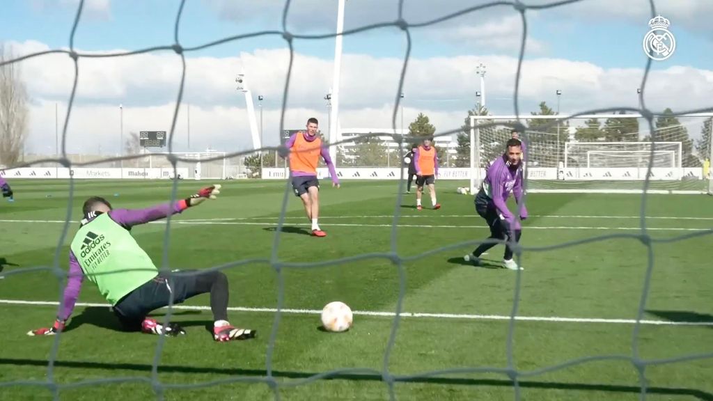 El gol de Elyaz Zidane en su entrenamiento con el primer equipo del Real Madrid