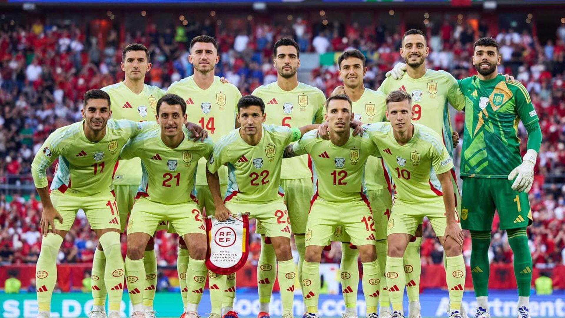 gq3fl0rwiaakoqqjpg.jpg gq3fl0rwiaakoqqjpg.jpg