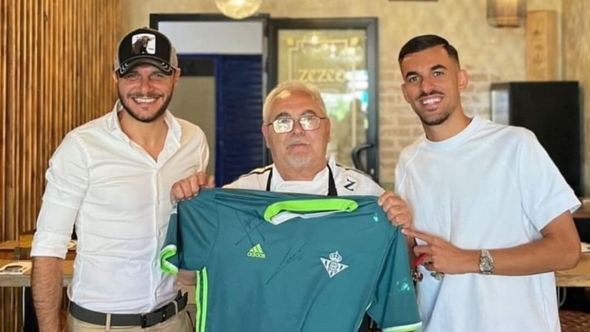 gqmkms_x0aamuiyjpg.jpg gqmkms_x0aamuiyjpg.jpg