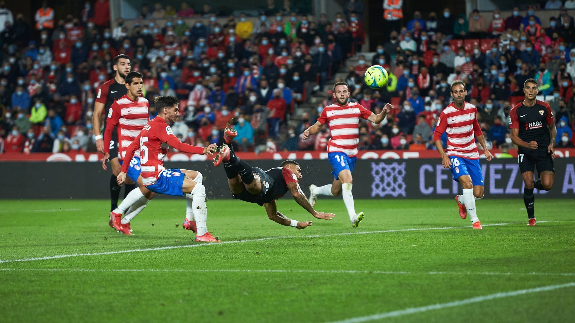 granada_sevilla_diego_carlos_001.jpg granada_sevilla_diego_carlos_001.jpg