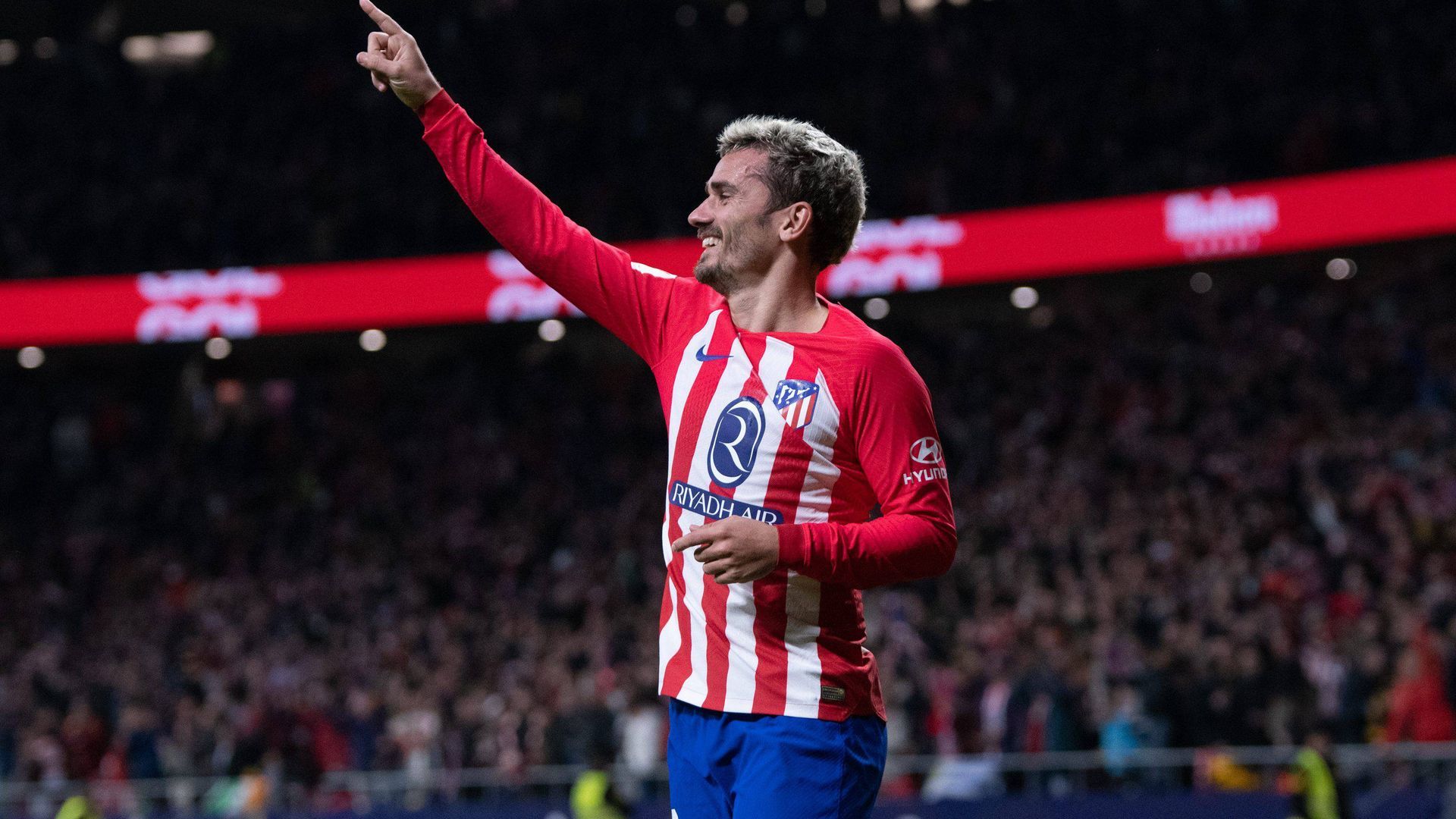 griezmann_celebra_su_gol_con_el_atletico_frente_al_viillarreal.jpg