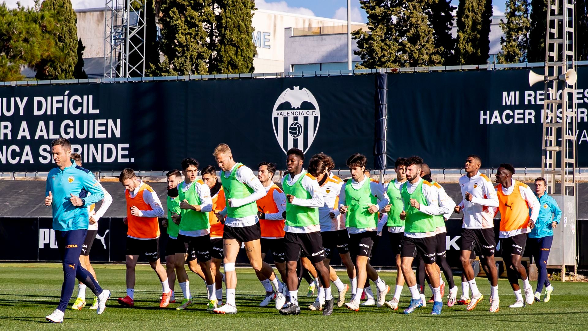 grupo_del_valencia_cf_aun_sin_cillessen_foto_valencia_cf_001.JPG