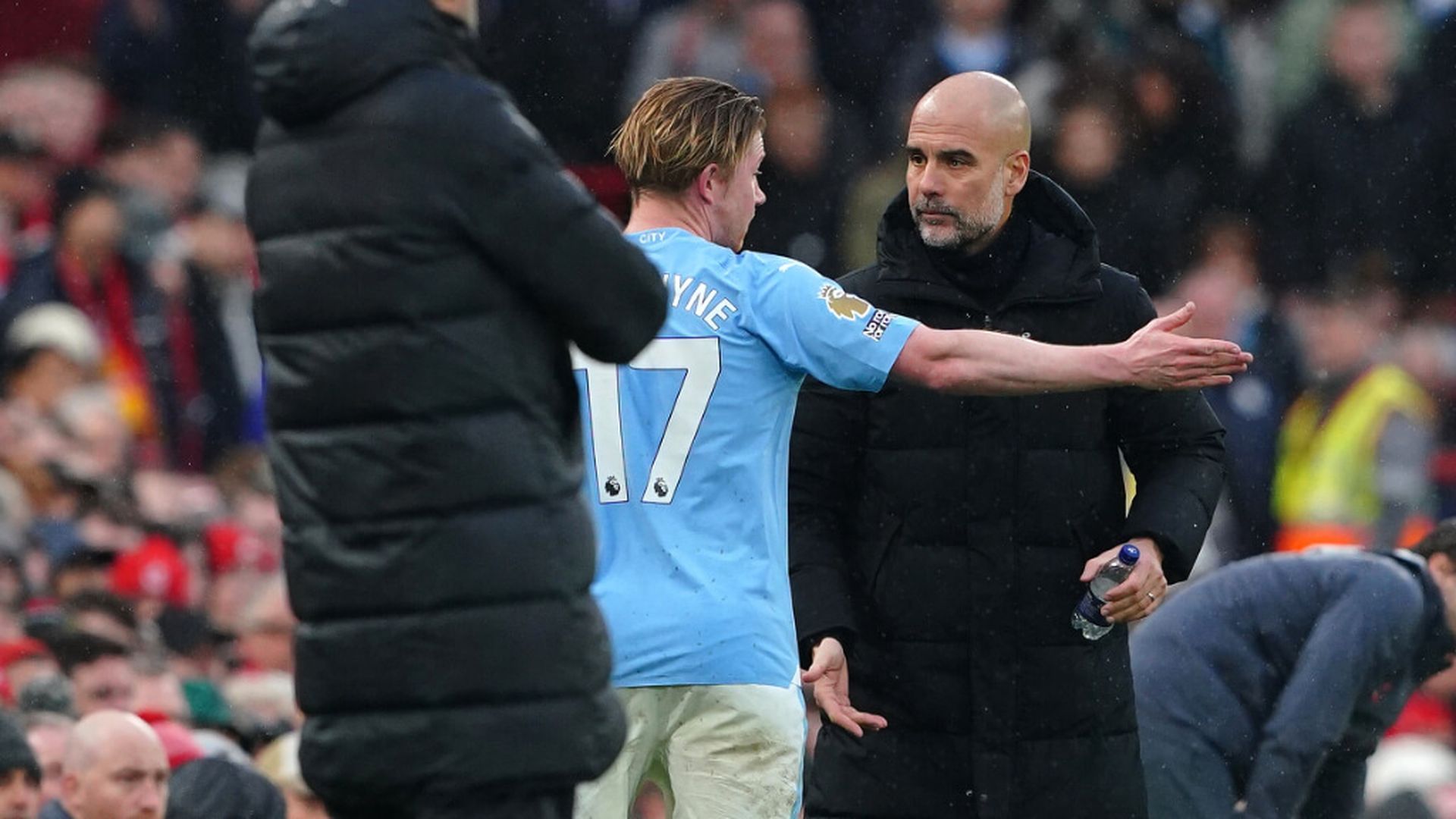 guardiola_y_de_bruyne_discutiendo_tras_el_cambio_foto_europa_press.jpg