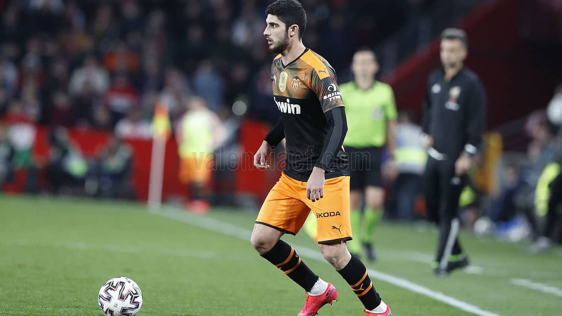 guedes_volvio_a_sentirse_futbolista_tras_cuatro_meses_de_lesion_foto_valencia_cf_001.jpeg