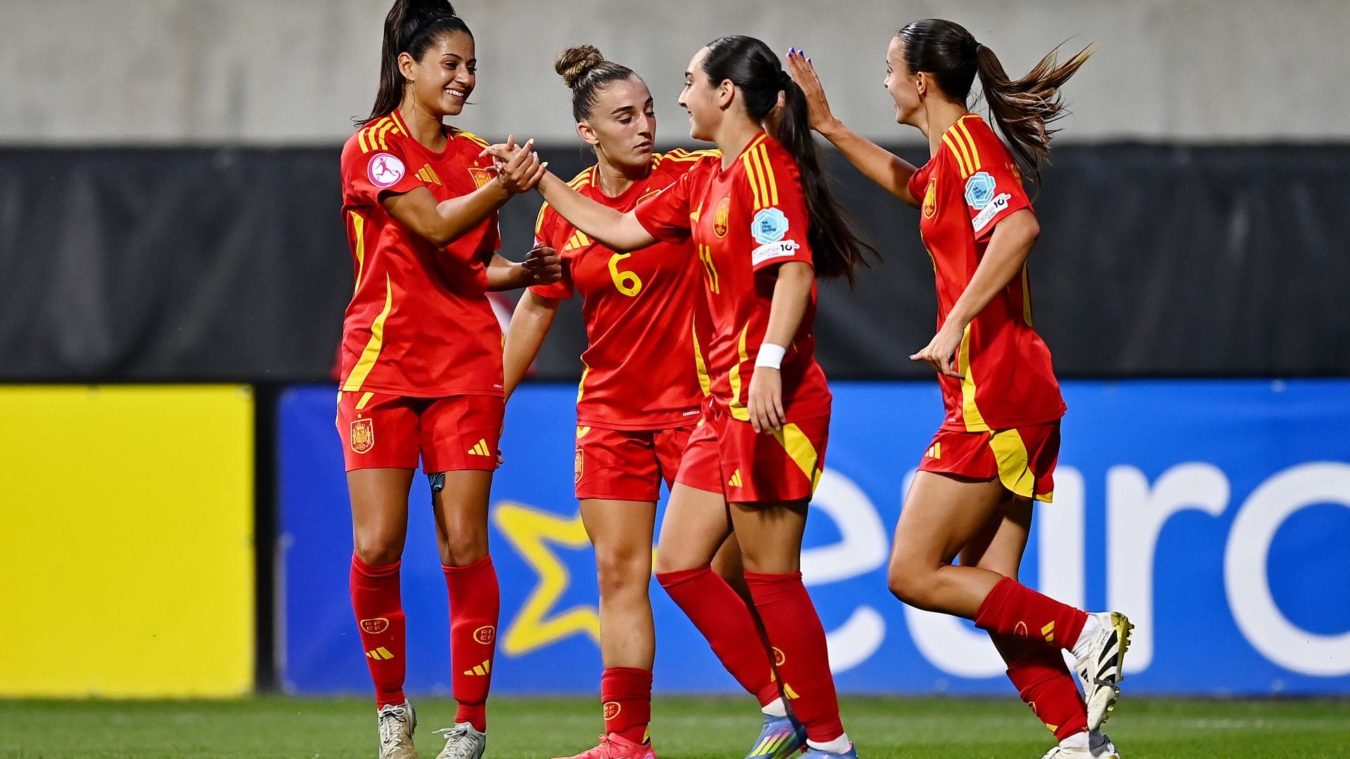 gueqlzixsaaqxeq.jpg gueqlzixsaaqxeq.jpg