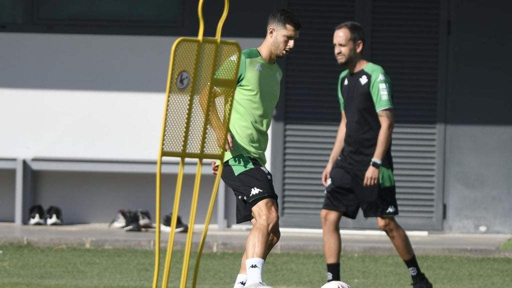 Entrenamiento del Betis: Guido será el central del equipo ante Osasuna por las bajas en defensa