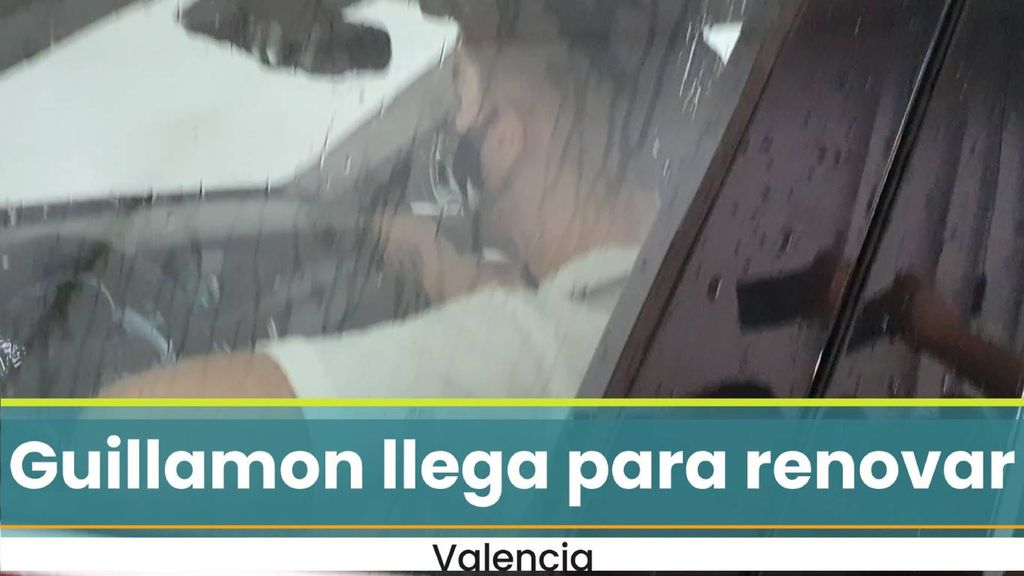Guillamón llega a las oficinas del Valencia para firmar su renovación