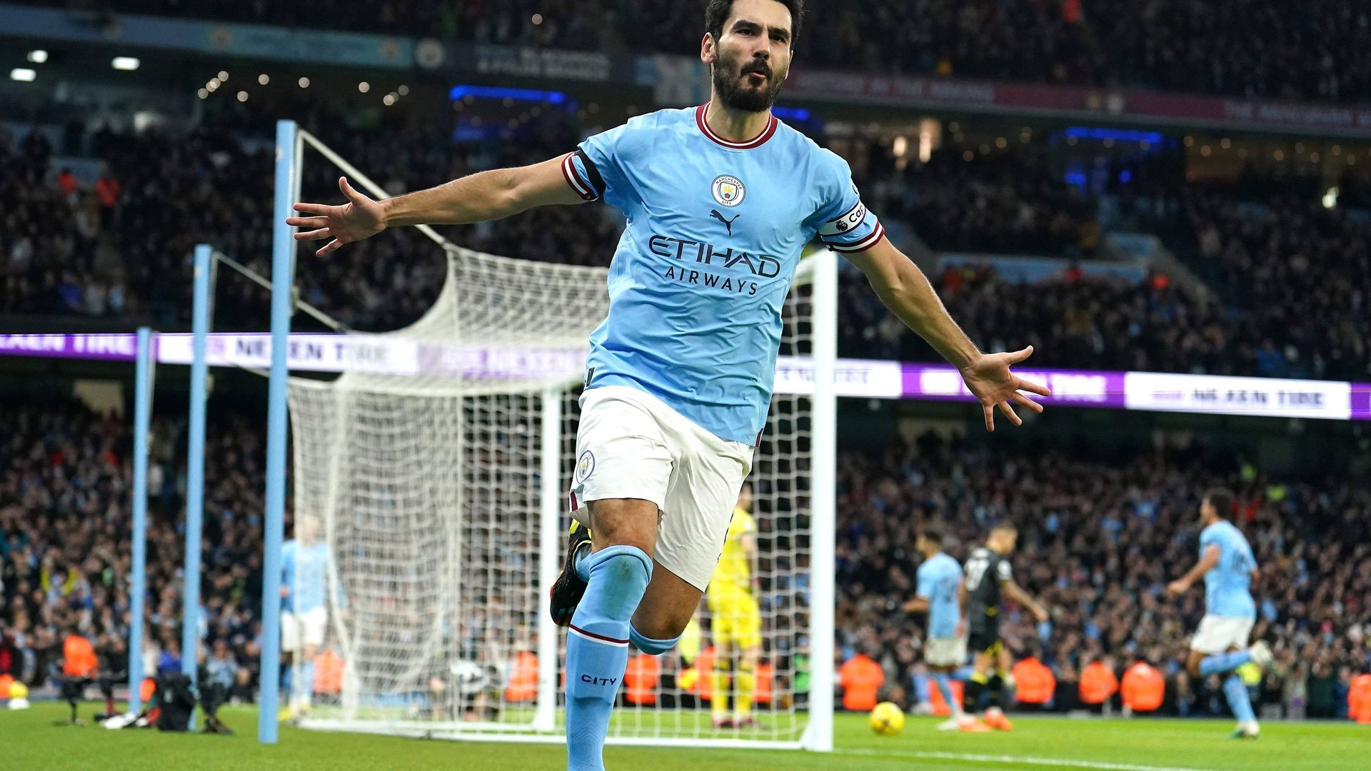 gundogan_celebrando_un_gol_con_el_manchester_city_foto_cordon_press_001.jpg