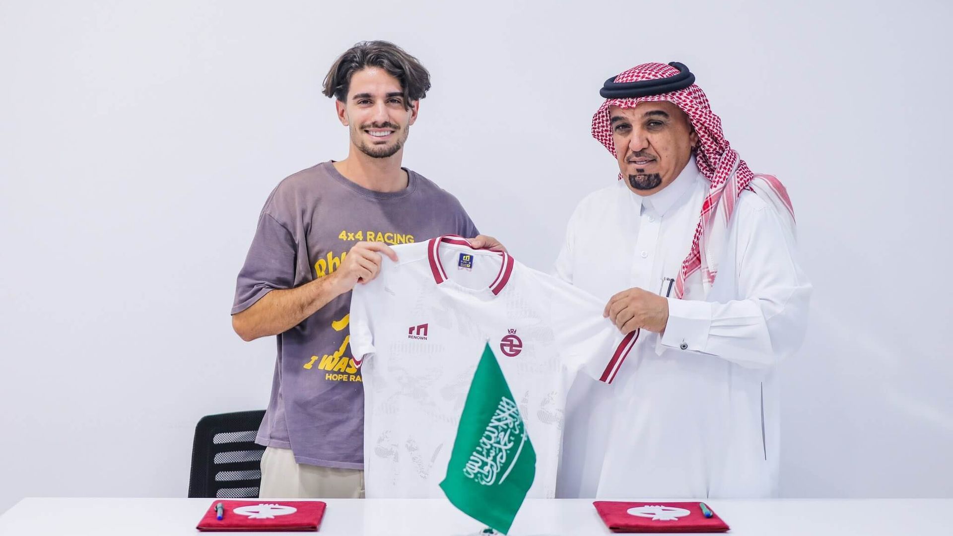 gvm9z4jxsaey_ov.jpg gvm9z4jxsaey_ov.jpg