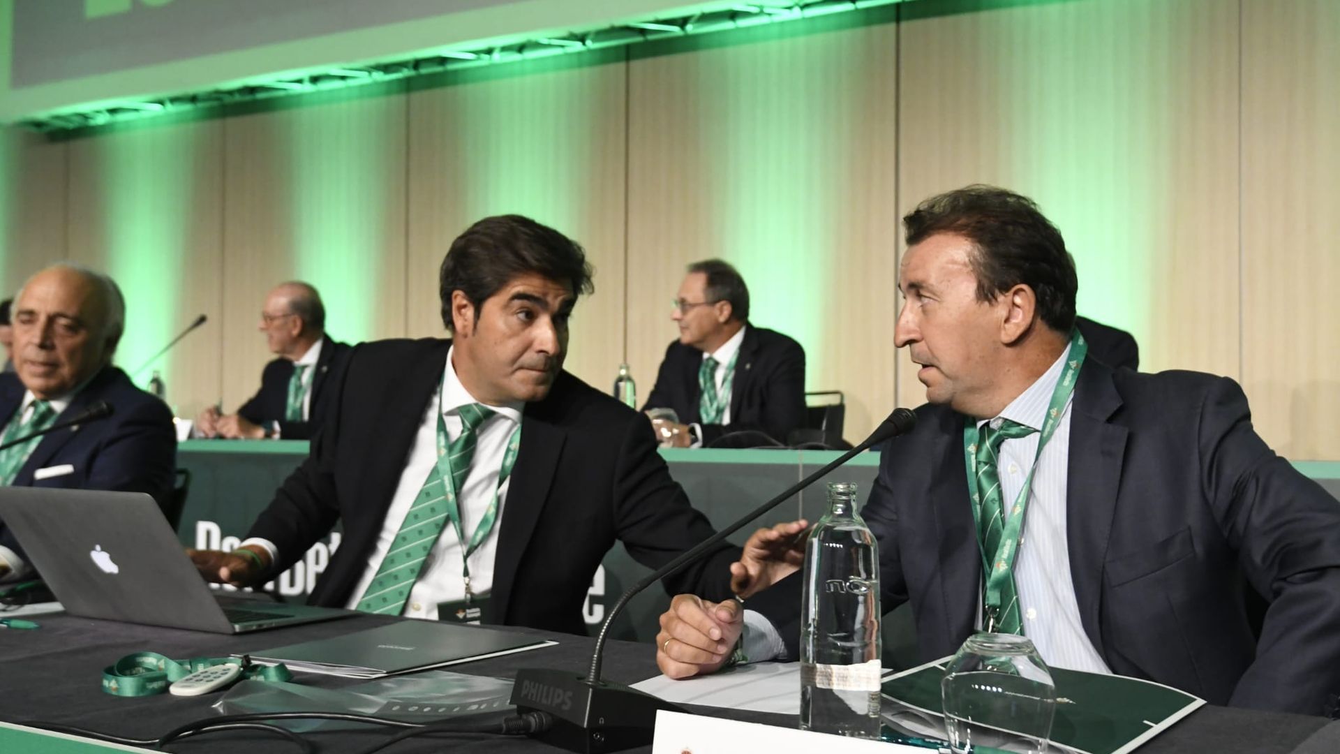 haro_y_catalan_en_la_junta_del_betis_2023_foto_kiko_hurtado_001.jpeg haro_y_catalan_en_la_junta_del_betis_2023_foto_kiko_hurtado_001.jpeg