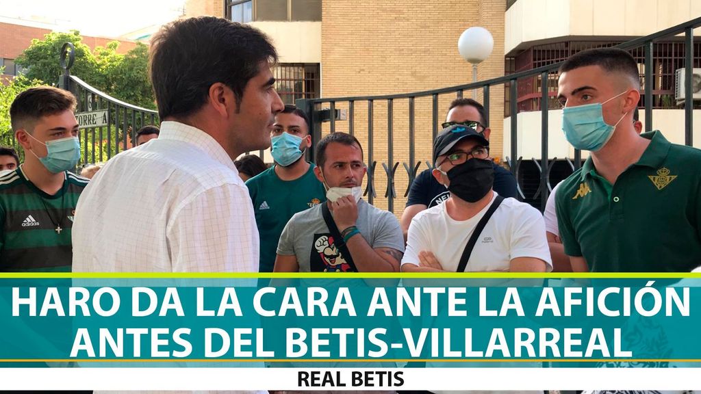 Haro habla con la afición del Betis antes del partido frente al Villarreal