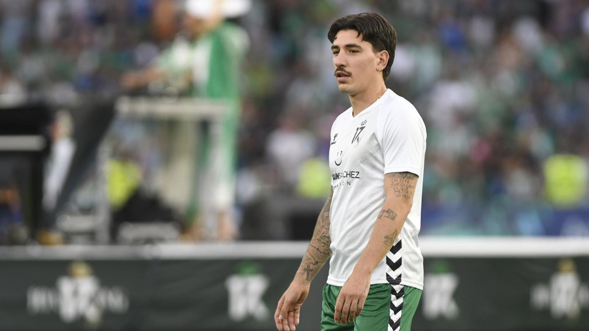 hector_bellerin_en_el_homenaje_a_joaquin_foto_kiko_hurtadojpeg_001.jpeg hector_bellerin_en_el_homenaje_a_joaquin_foto_kiko_hurtadojpeg_001.jpeg