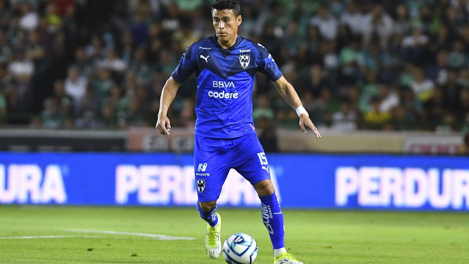 hector_moreno_con_rayados_foto_x_001.jpg